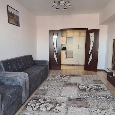 Flat In Central Bişkek Dış mekan fotoğraf
