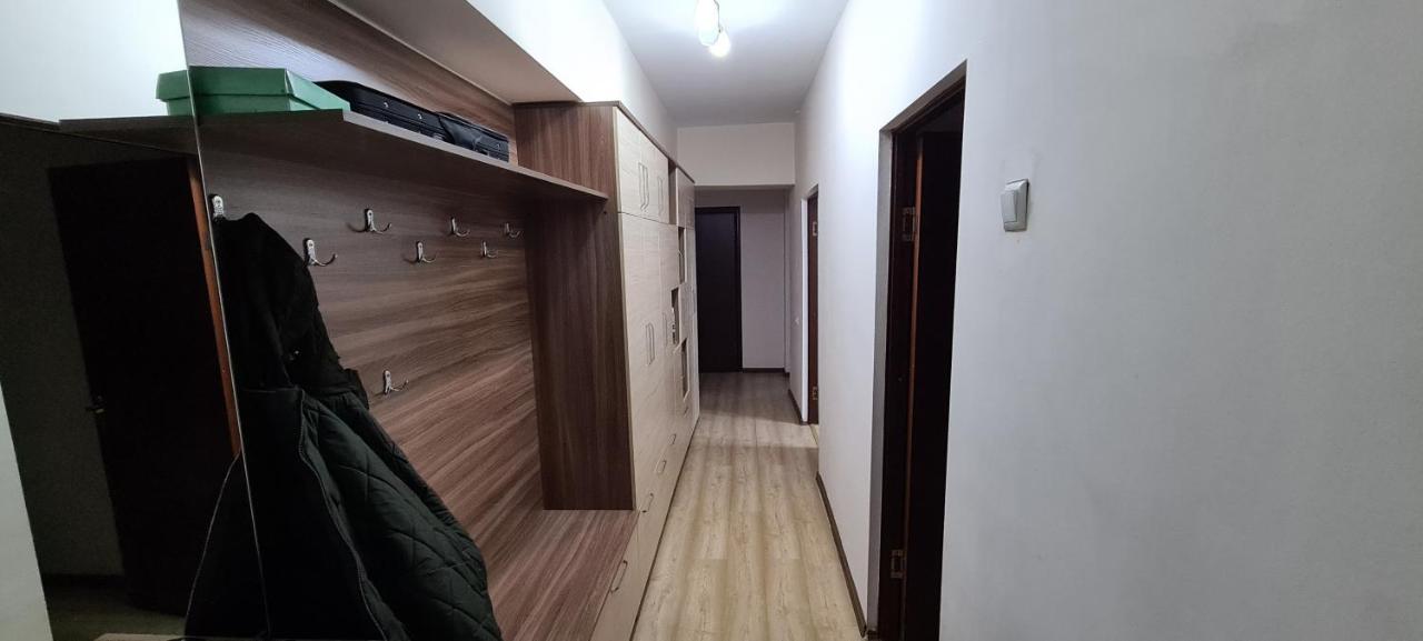 Flat In Central Bishkek Daire Dış mekan fotoğraf